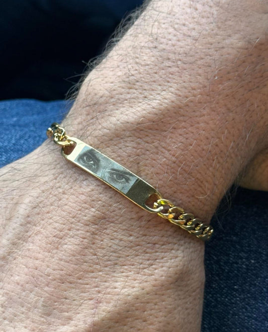 Look engraved on the bracelet - Jannan Memories